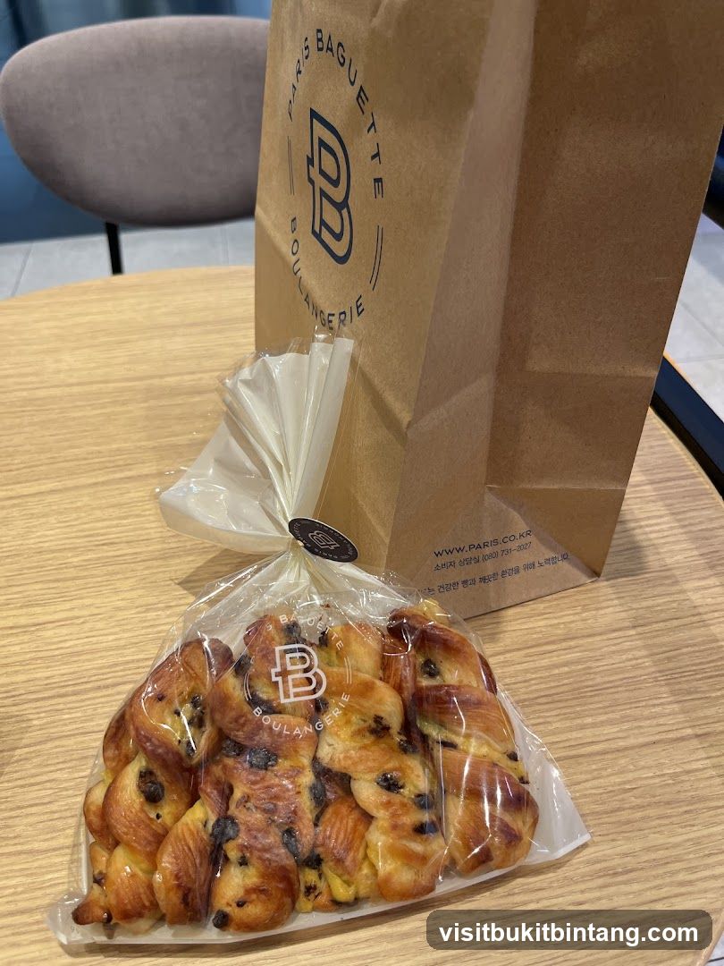 Paris Baguette Bag and Pastry