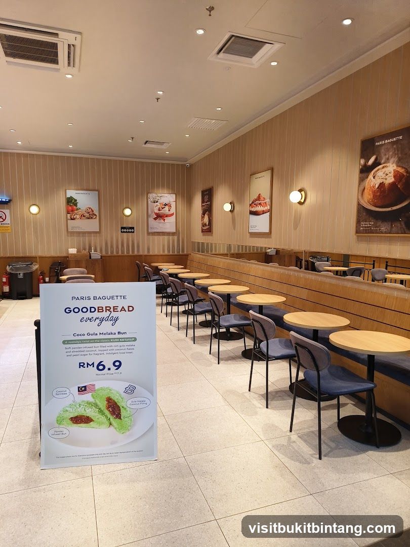 Paris Baguette Interior
