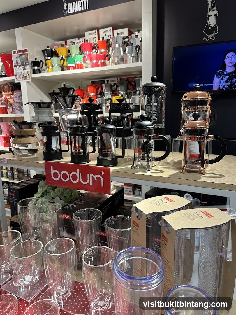 Kitchenware display