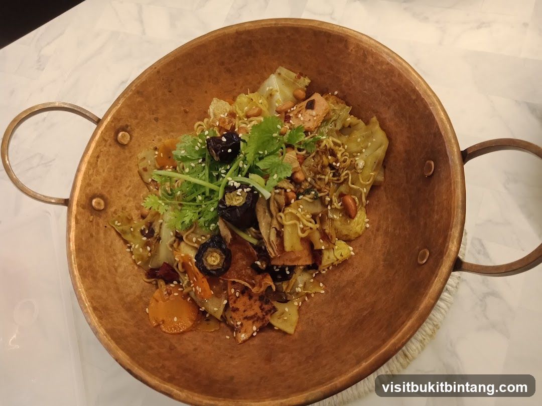 Stir-fried noodles with vegetables