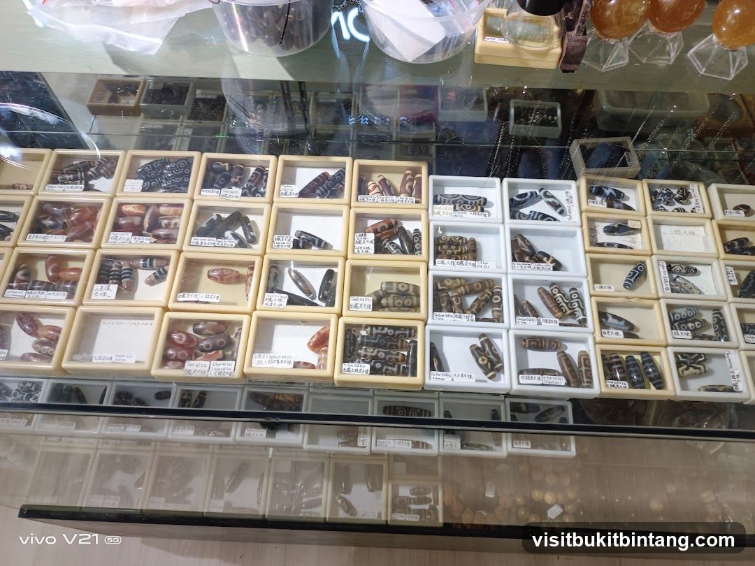 Display of Dzi Beads