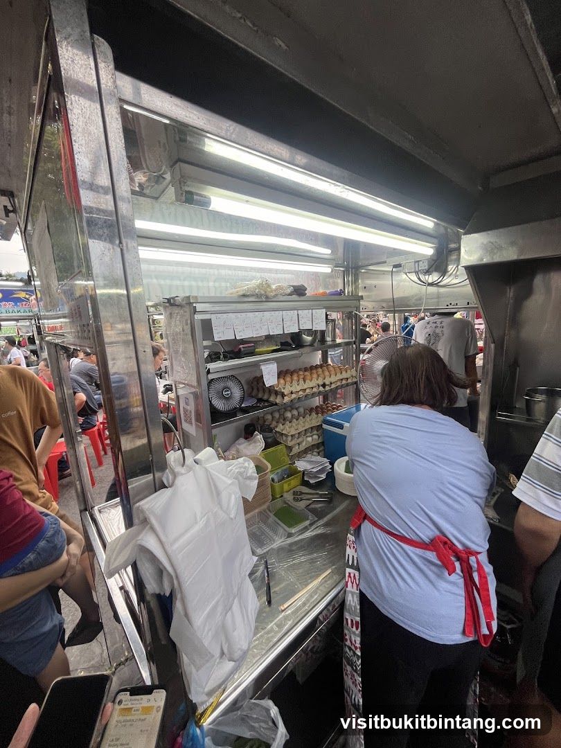 Anjung Gurney Hawker