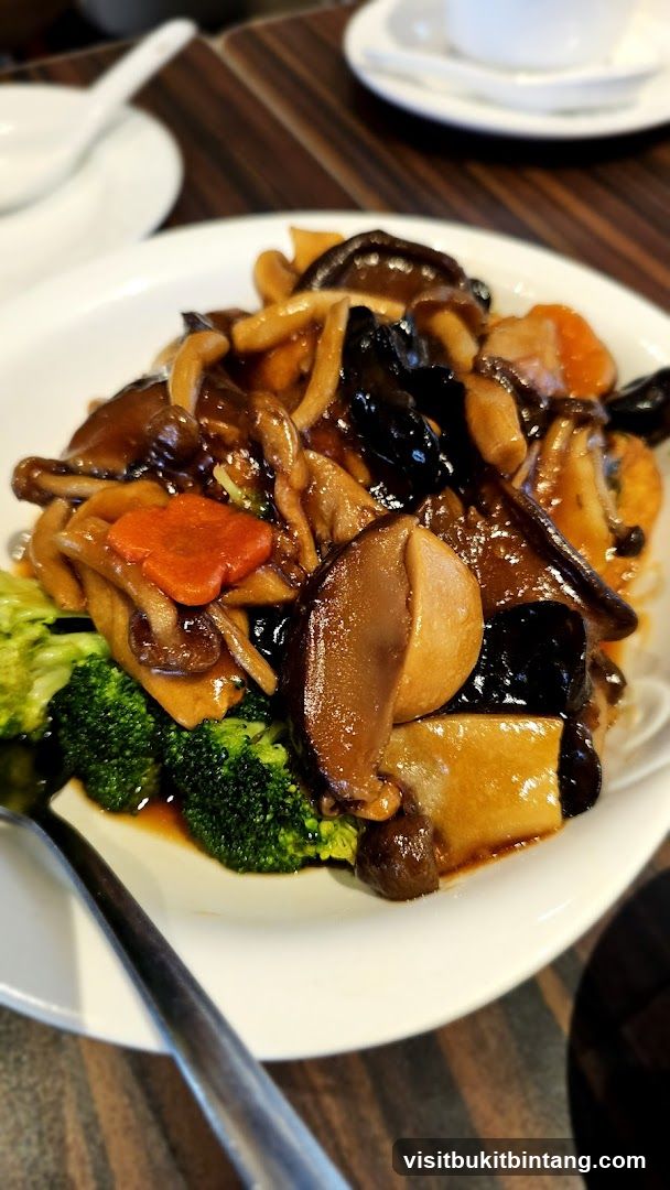 Mushroom and Broccoli Stir-fry