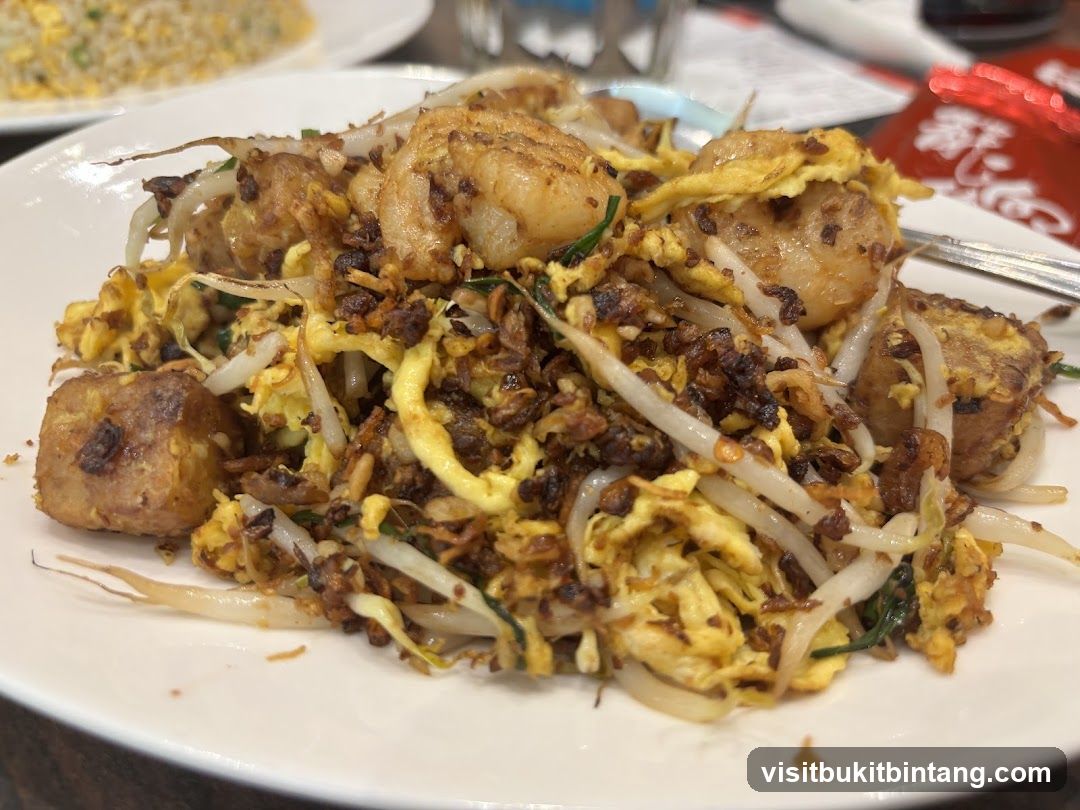 Stir-fried dish with shrimp and egg