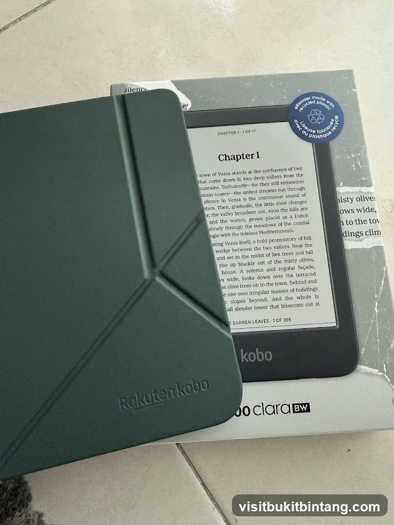 Kobo e-reader and case