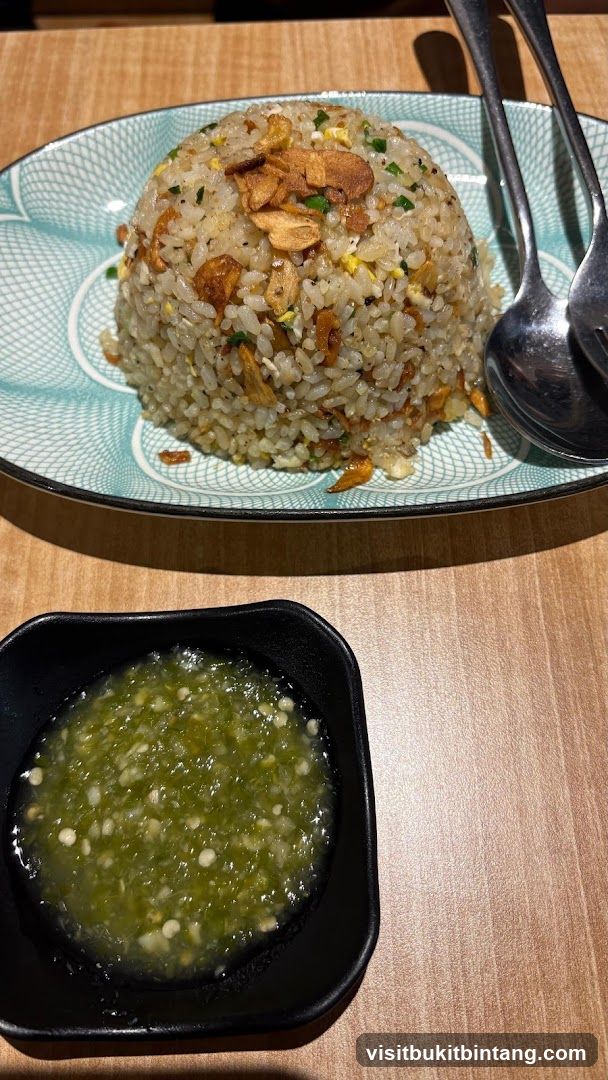 Fried Rice with Garlic and Sauce