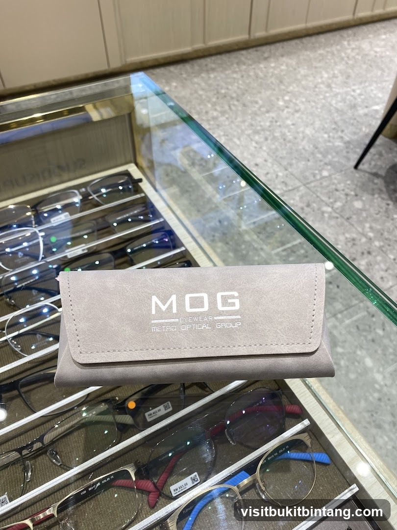 Eyewear Display Case