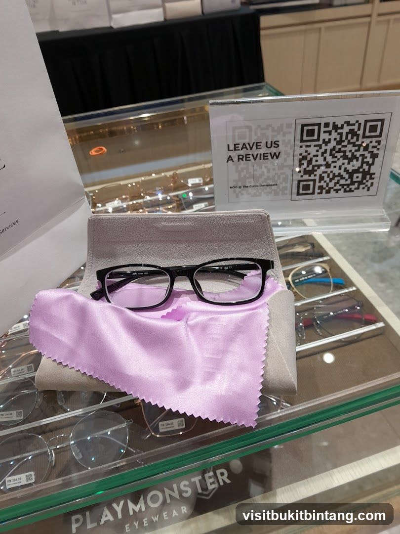 Eyeglasses Display