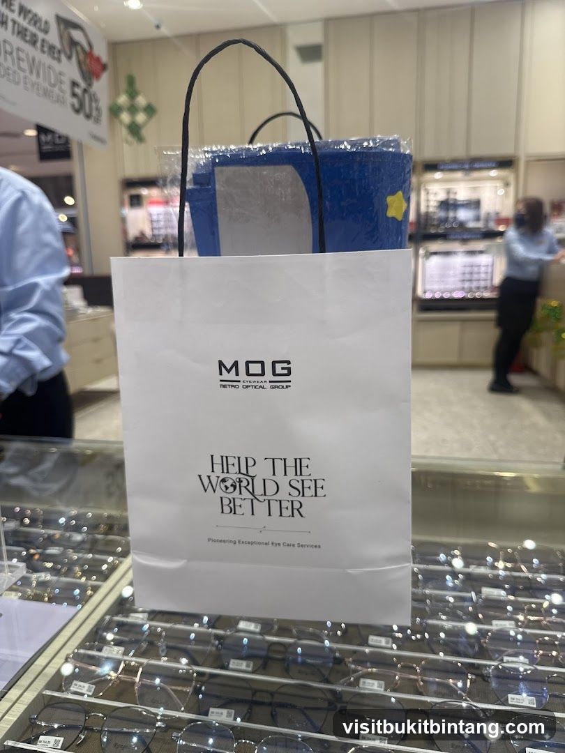 Eyewear store shopping bag