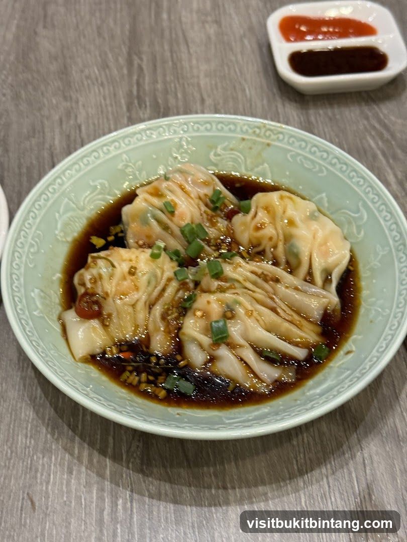 Steamed Dumplings with Sauce