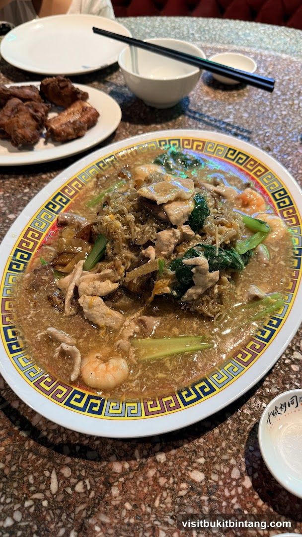 Chinese Noodles with Pork and Shrimp