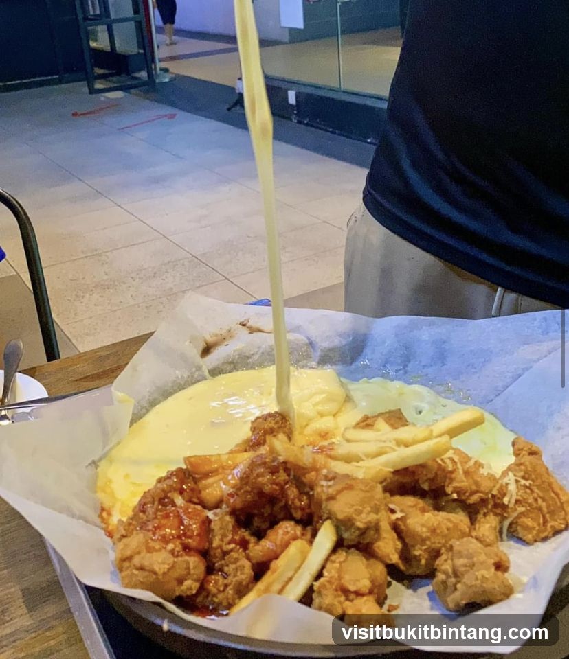 Fried Chicken with Cheese Dip