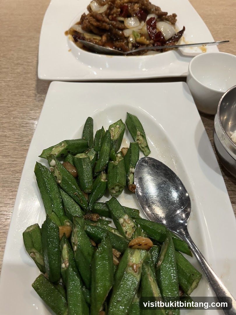 Stir-fried Okra and Beef Dish