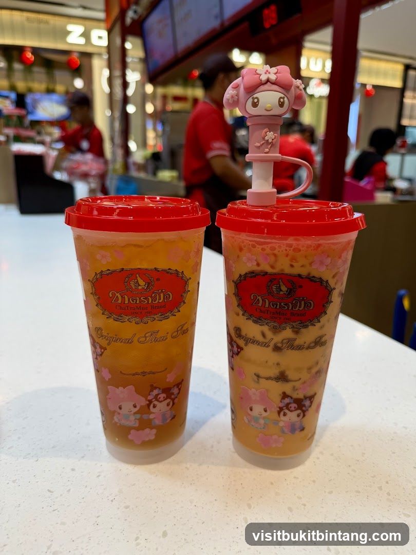 Thai Iced Teas with Character Straw Topper