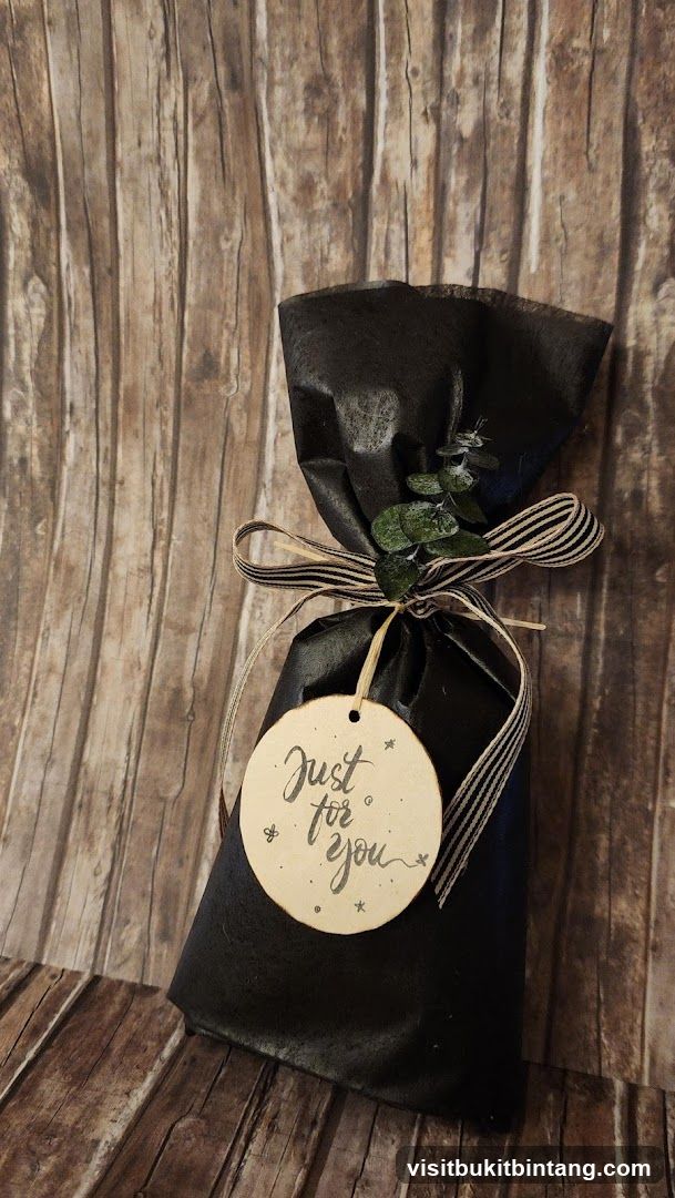 Gift wrapped item with tag