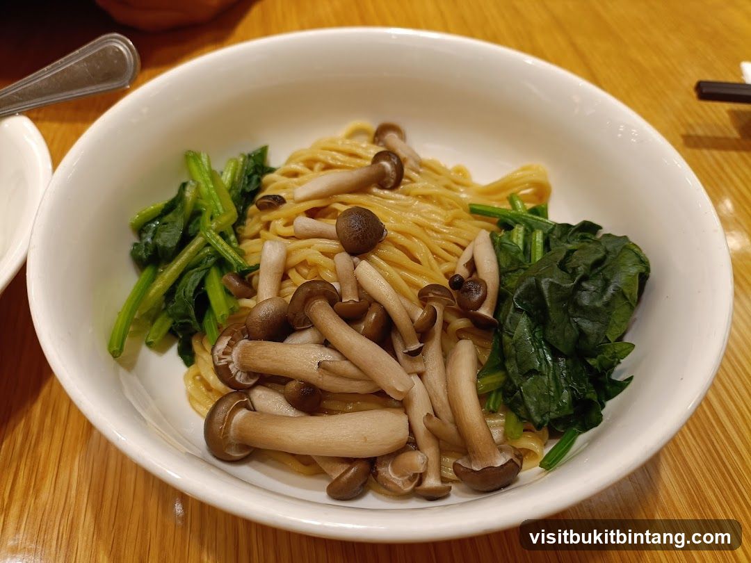 Noodles with Mushrooms and Spinach