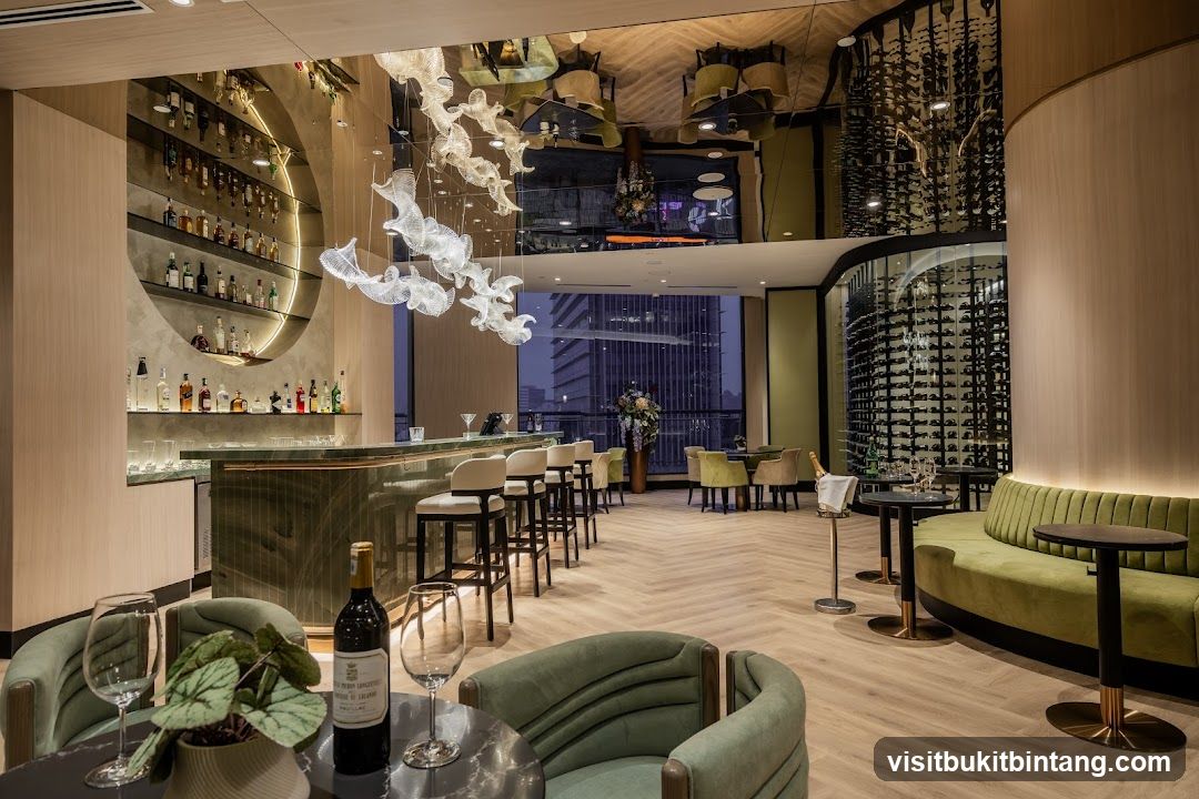 Elegant Bar and Lounge