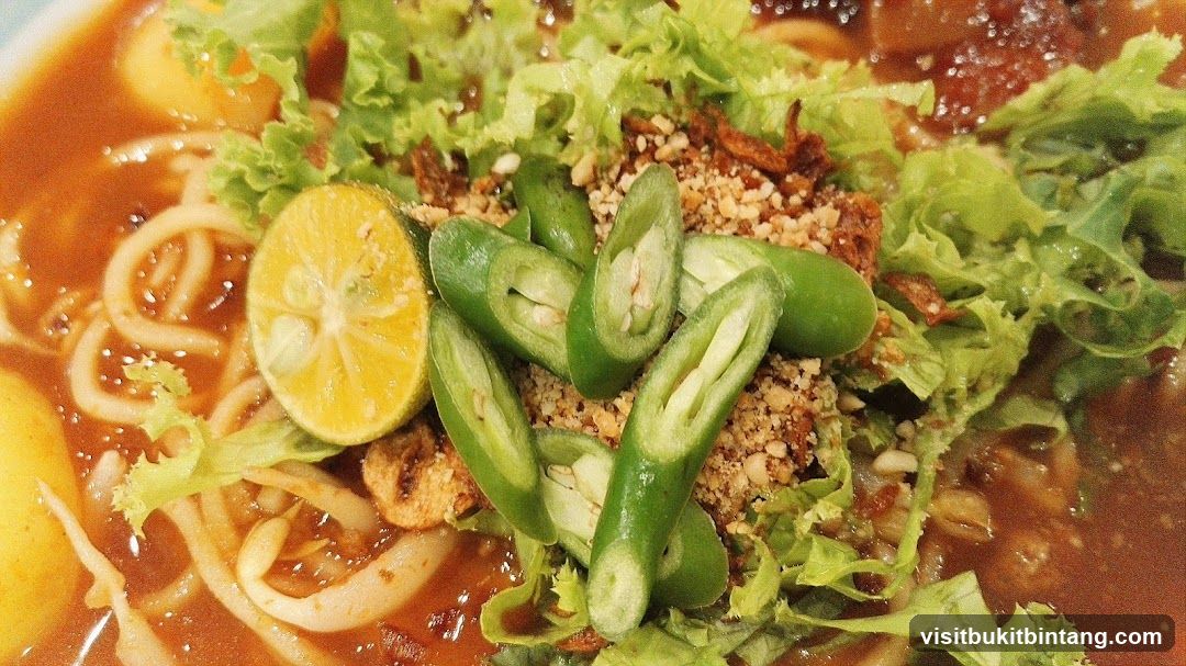 Noodle Dish with Lime and Chili