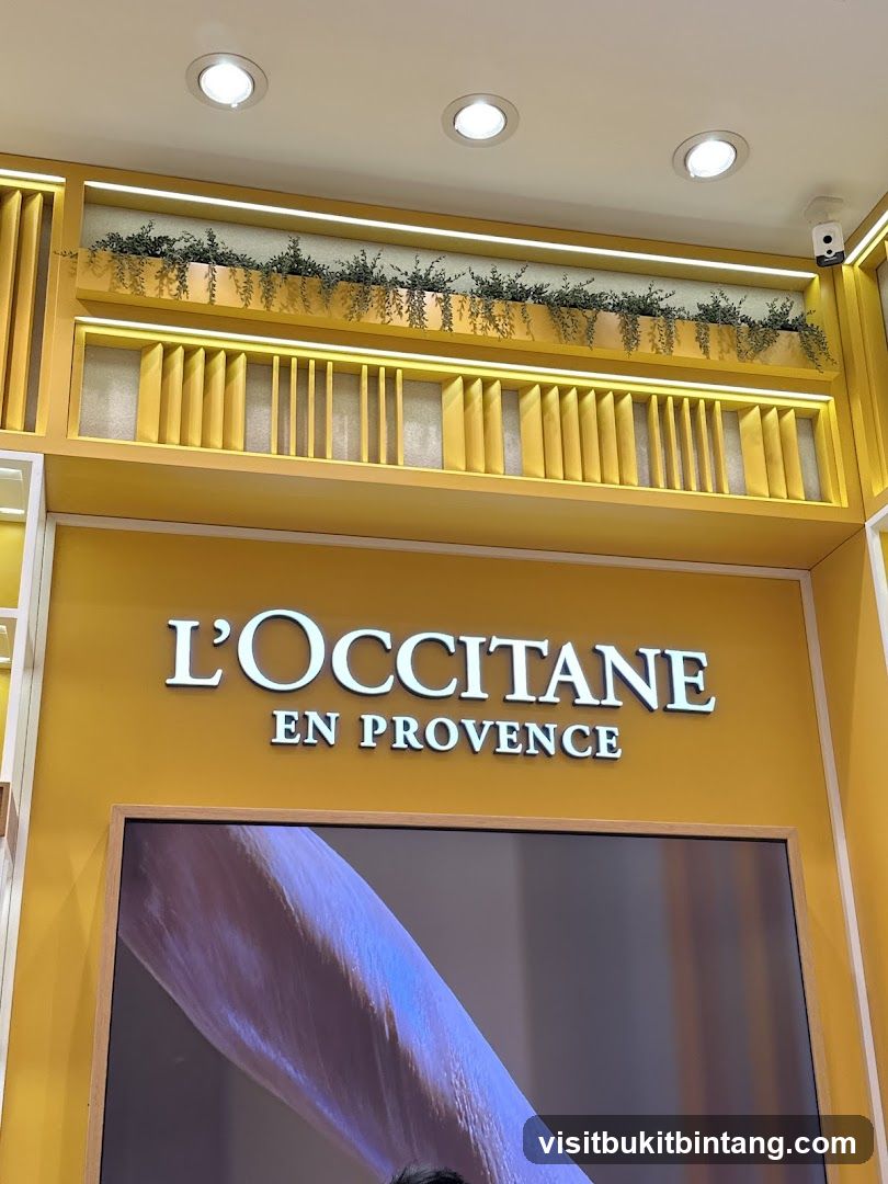 L'Occitane En Provence Signage