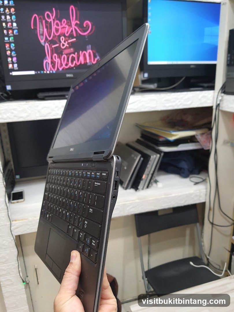 Laptop and Monitors