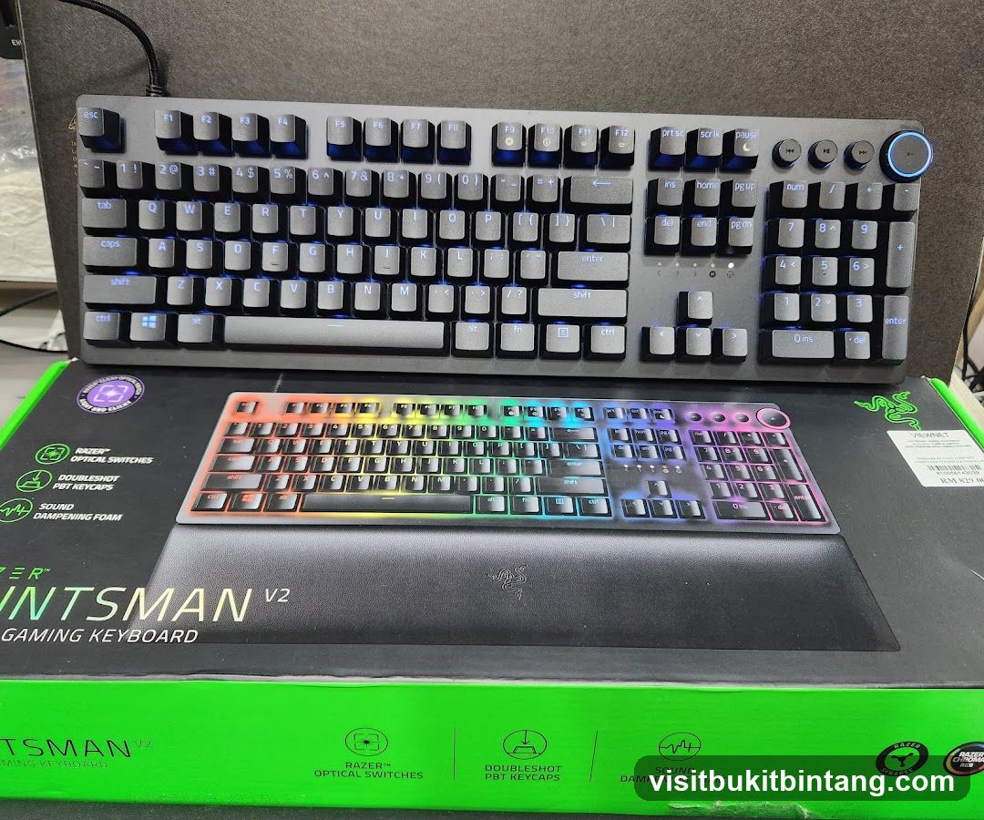 Razer Huntsman V2 Gaming Keyboard