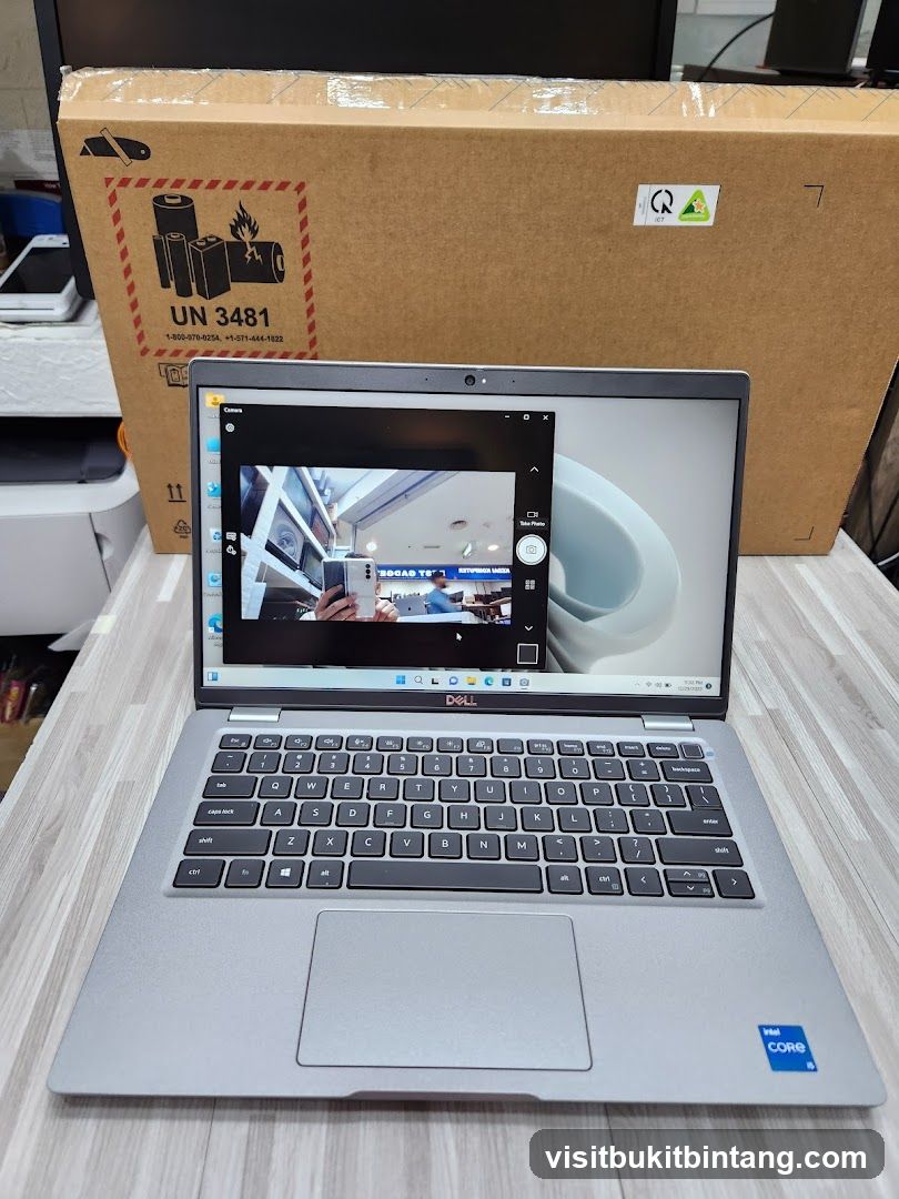 Dell Laptop and Packaging