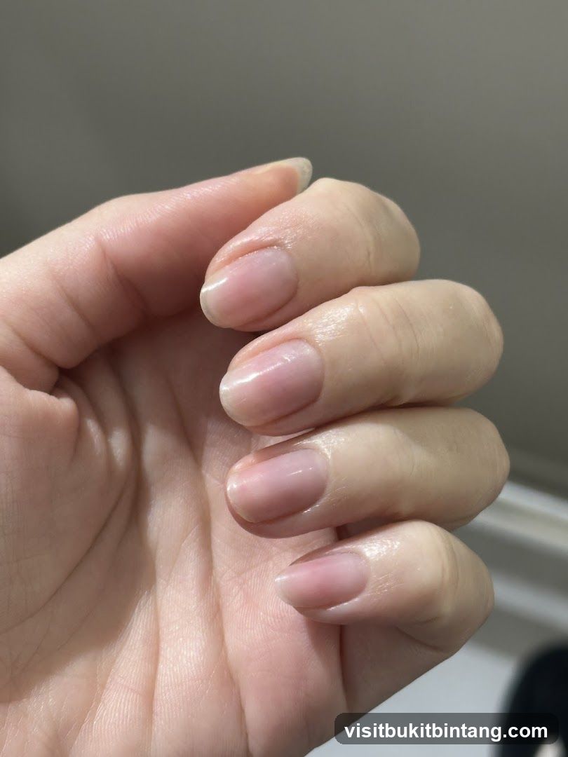 Hand with natural nails
