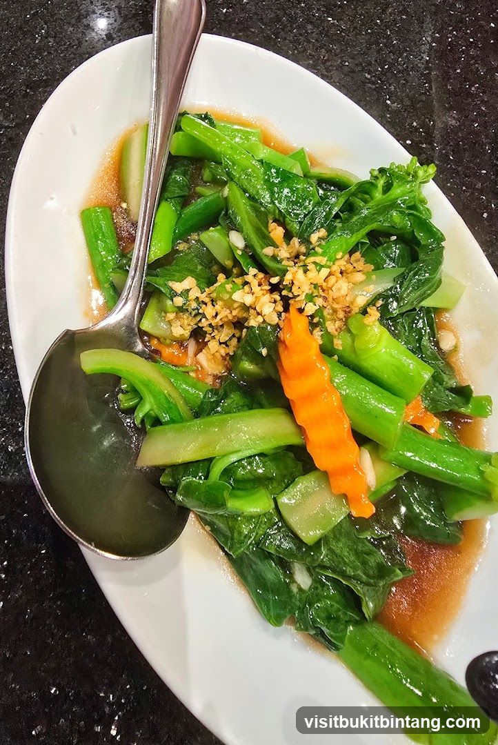 Stir-fried Chinese Broccoli with Garlic