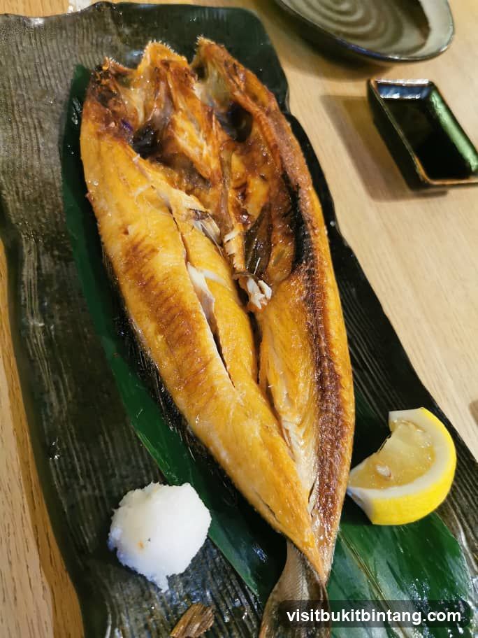 Grilled Fish with Lemon and Grated Radish