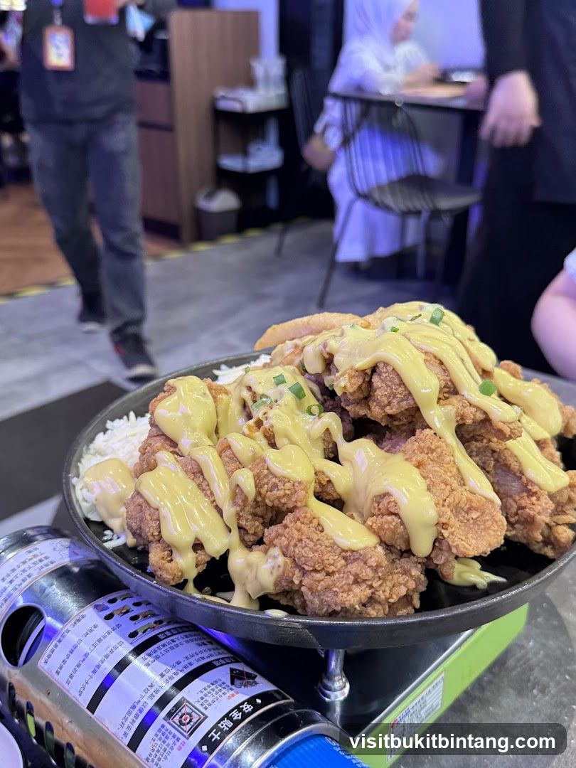 Fried Chicken with Cheese Sauce