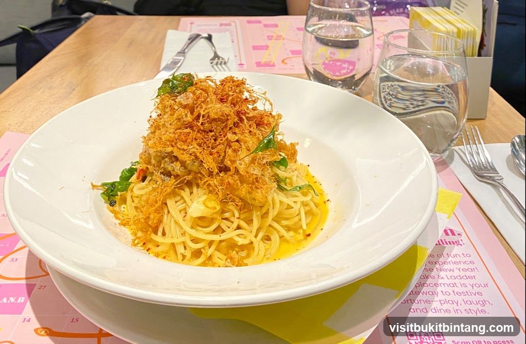 Spaghetti with Crispy Topping