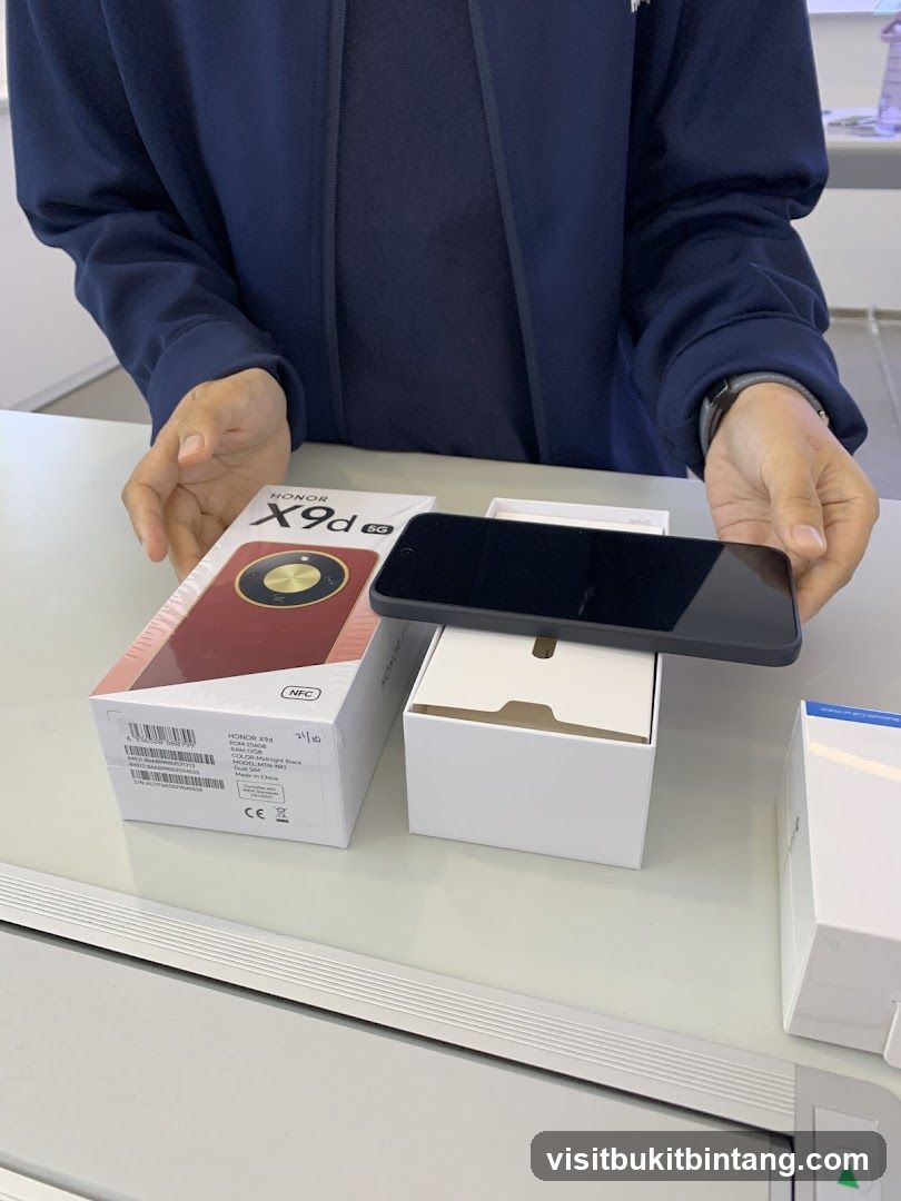 Smartphone Box and Phone
