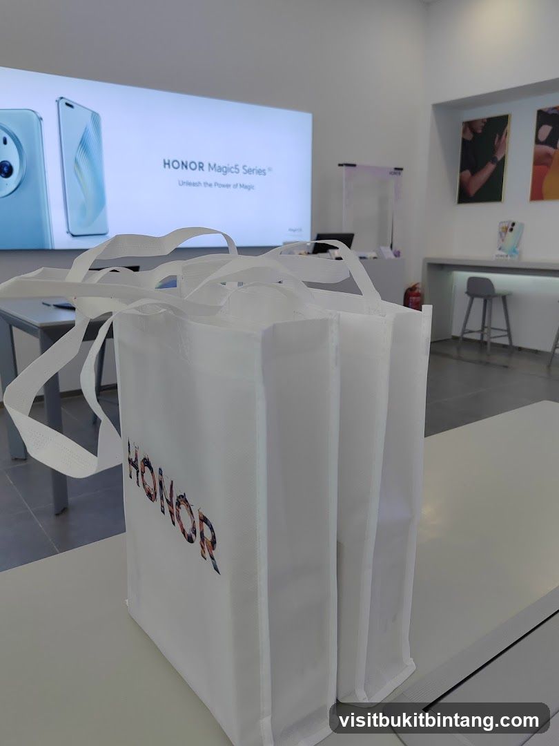 Honor branded shopping bags