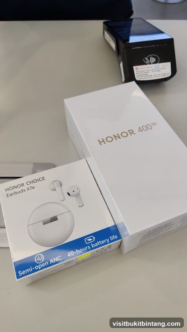 Honor Earbuds and Phone Box