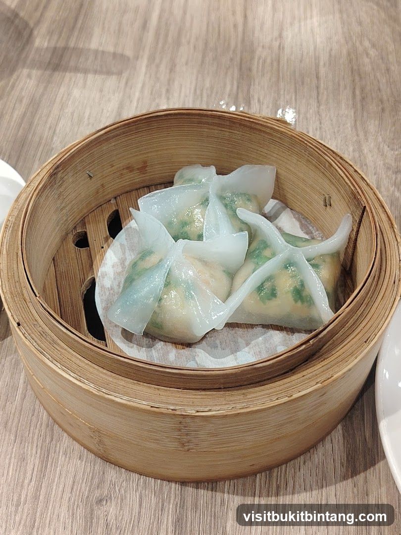 Steamed Dumplings in Bamboo Steamer