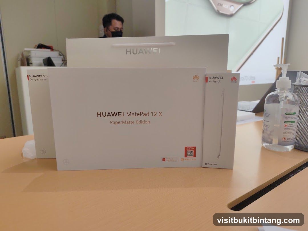 Huawei MatePad 12 X and M-Pencil
