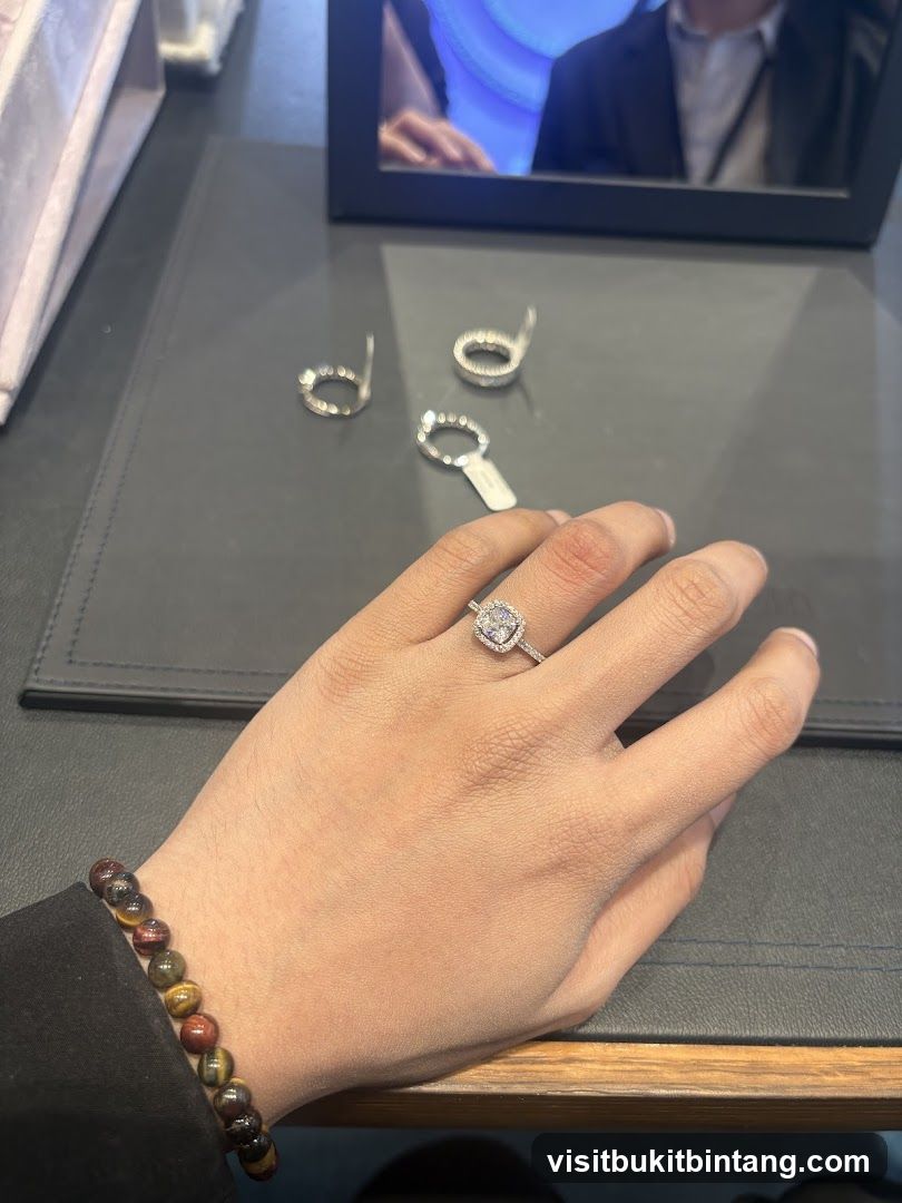 Diamond Rings Display