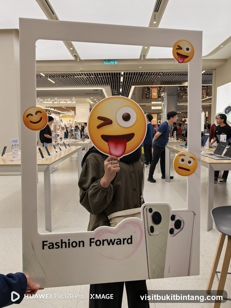 Photo Booth Frame with Emojis and Phones