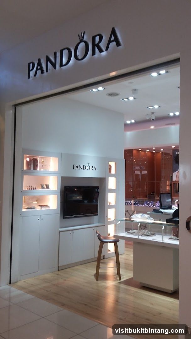 PANDORA Gurney Plaza