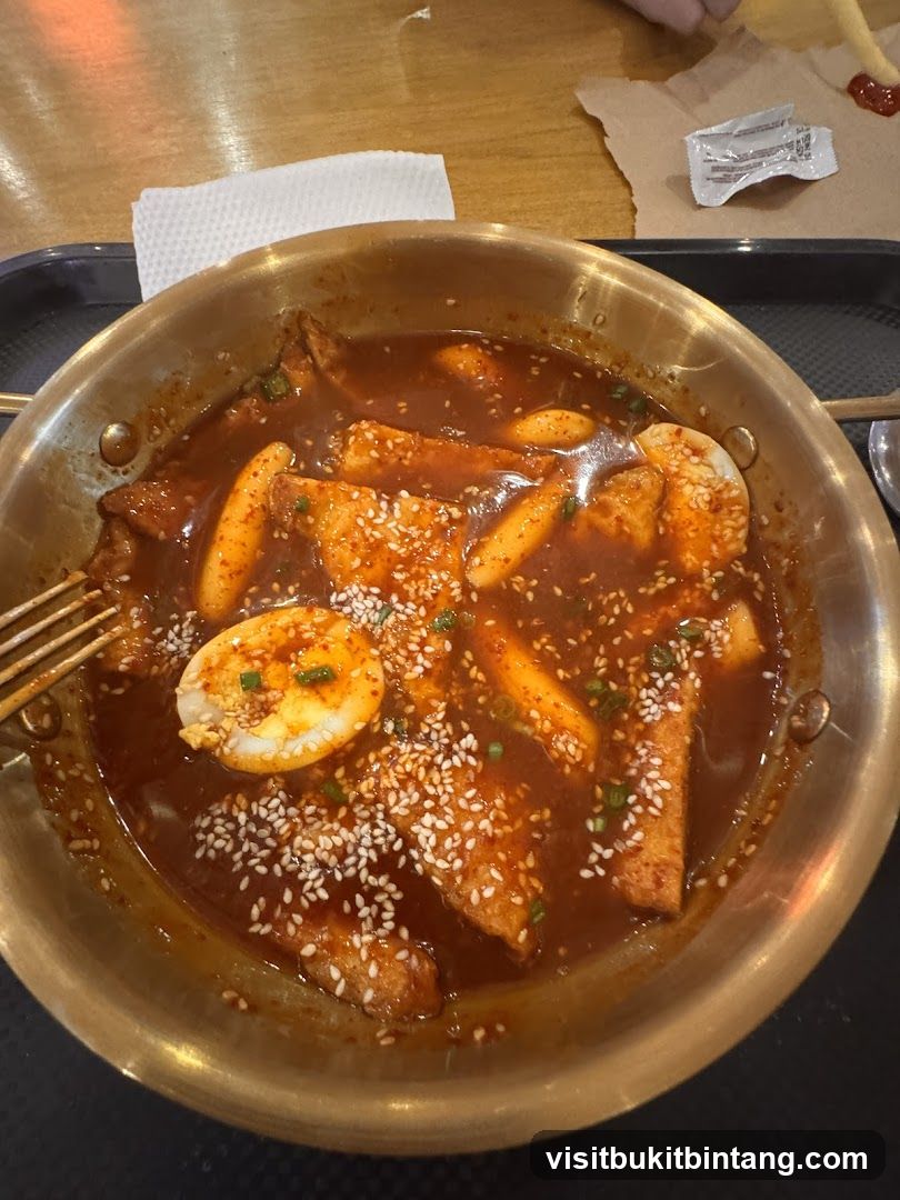 Spicy Rice Cakes with Egg