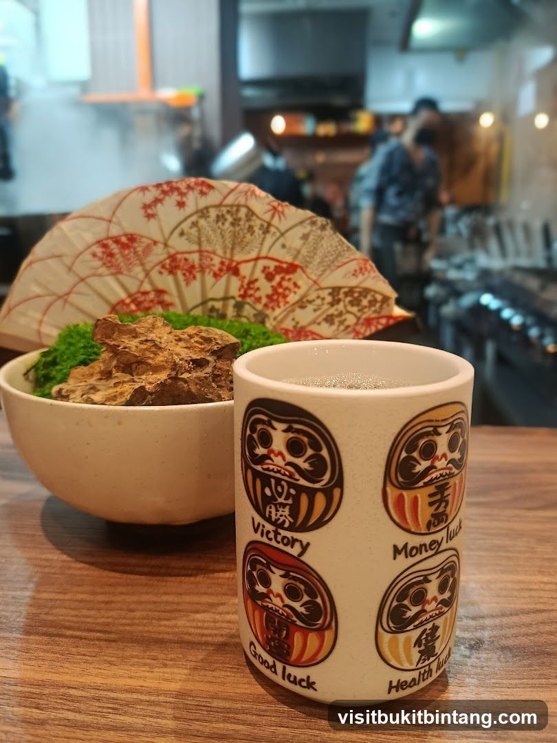 Daruma cup and decorative bowl