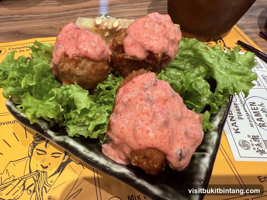 Fried Chicken with Pink Sauce