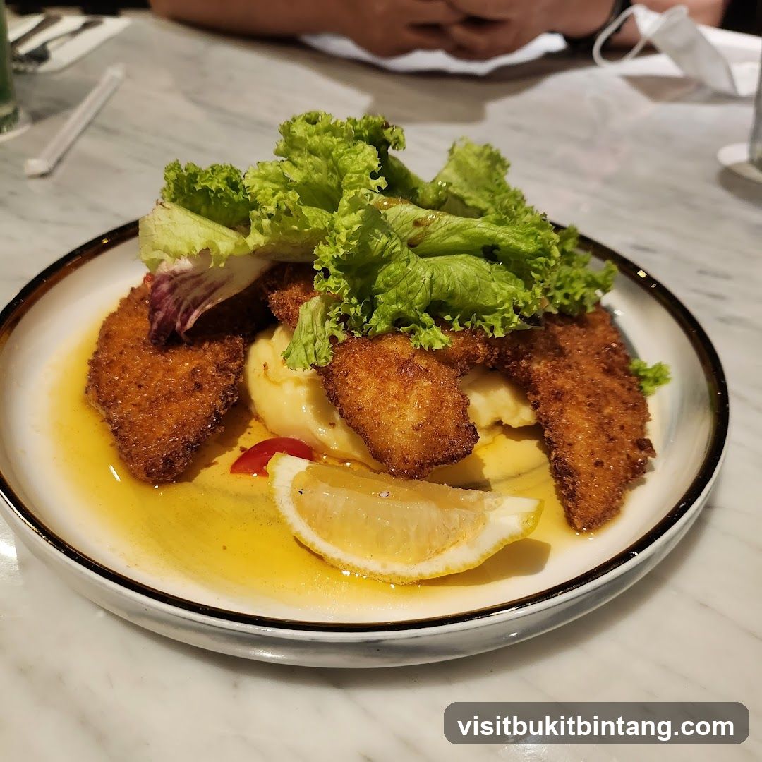 Breaded Chicken with Mashed Potatoes