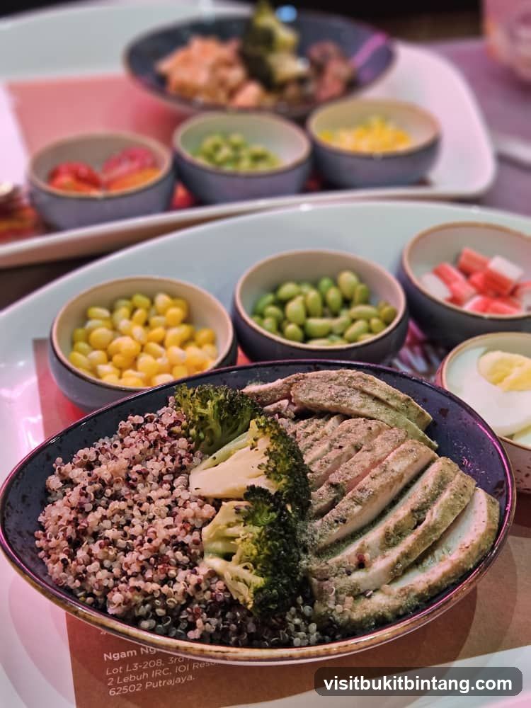 Quinoa Bowl with Chicken and Broccoli