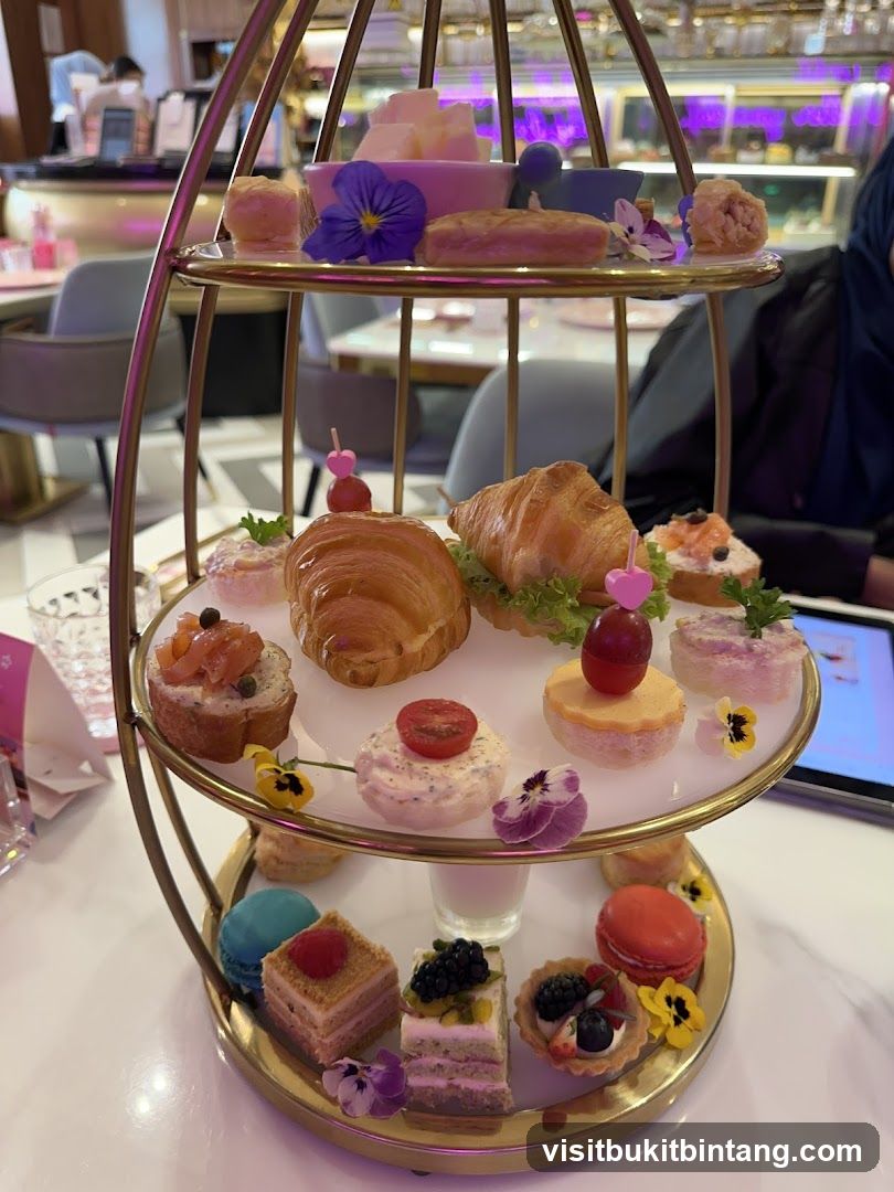Opera Cafe & Lounge