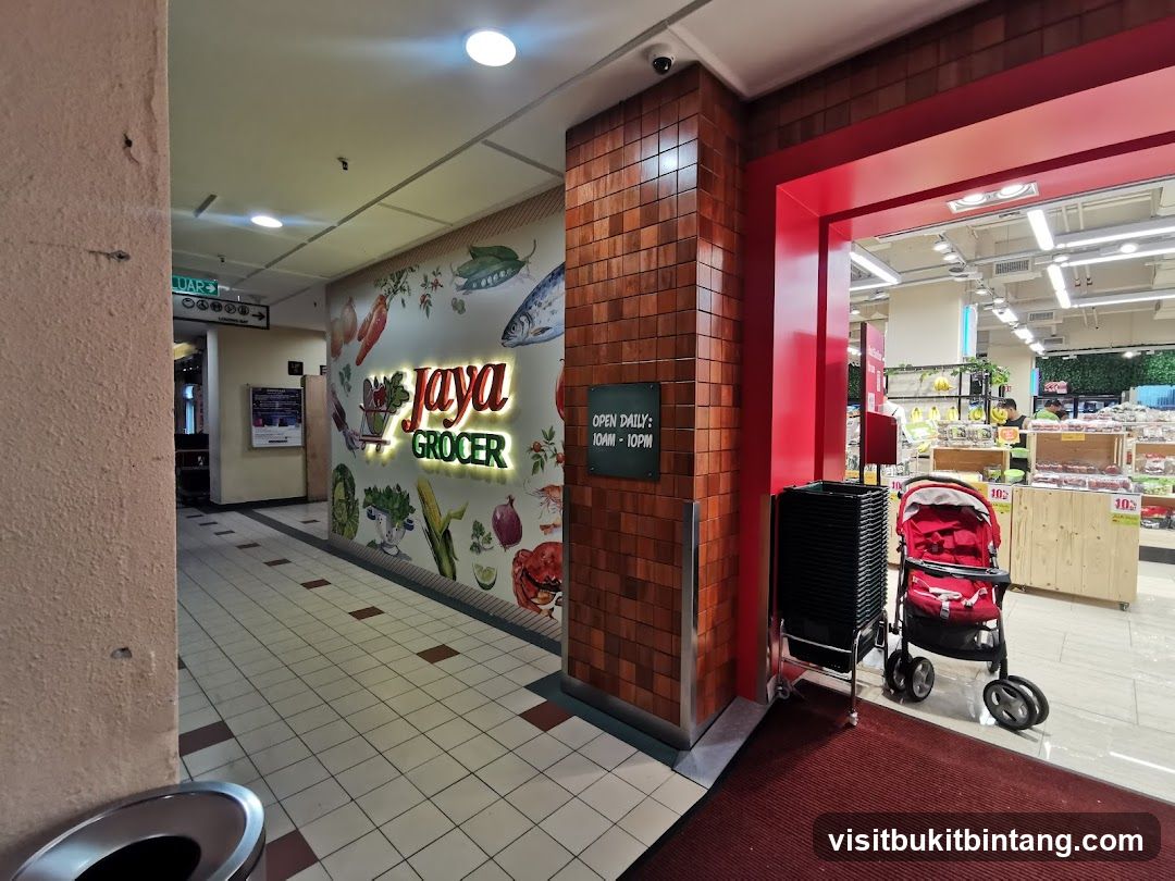 Jaya Grocer Entrance