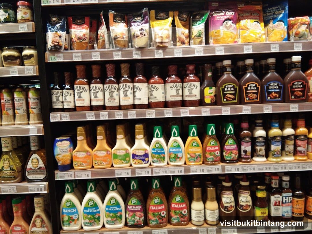 Condiments and Sauces Aisle