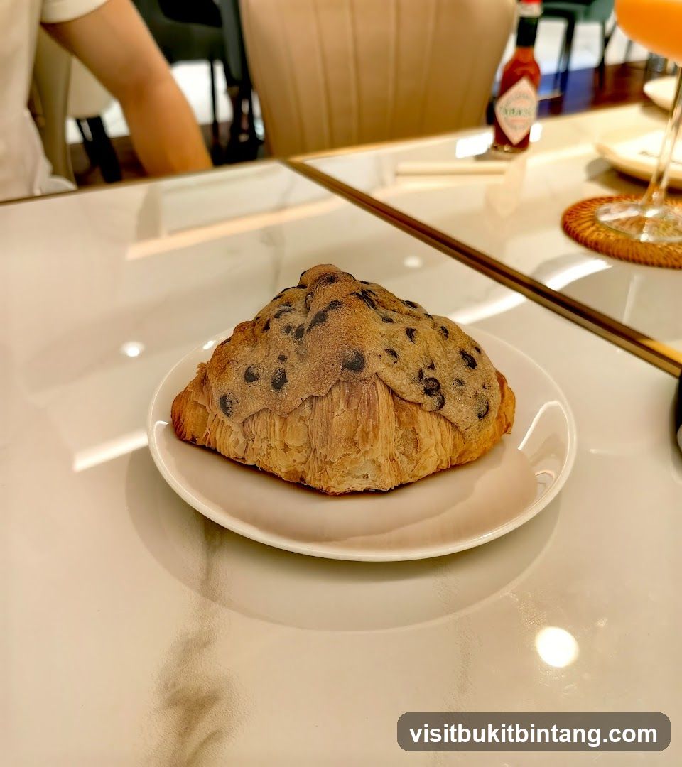 Chocolate Chip Croissant