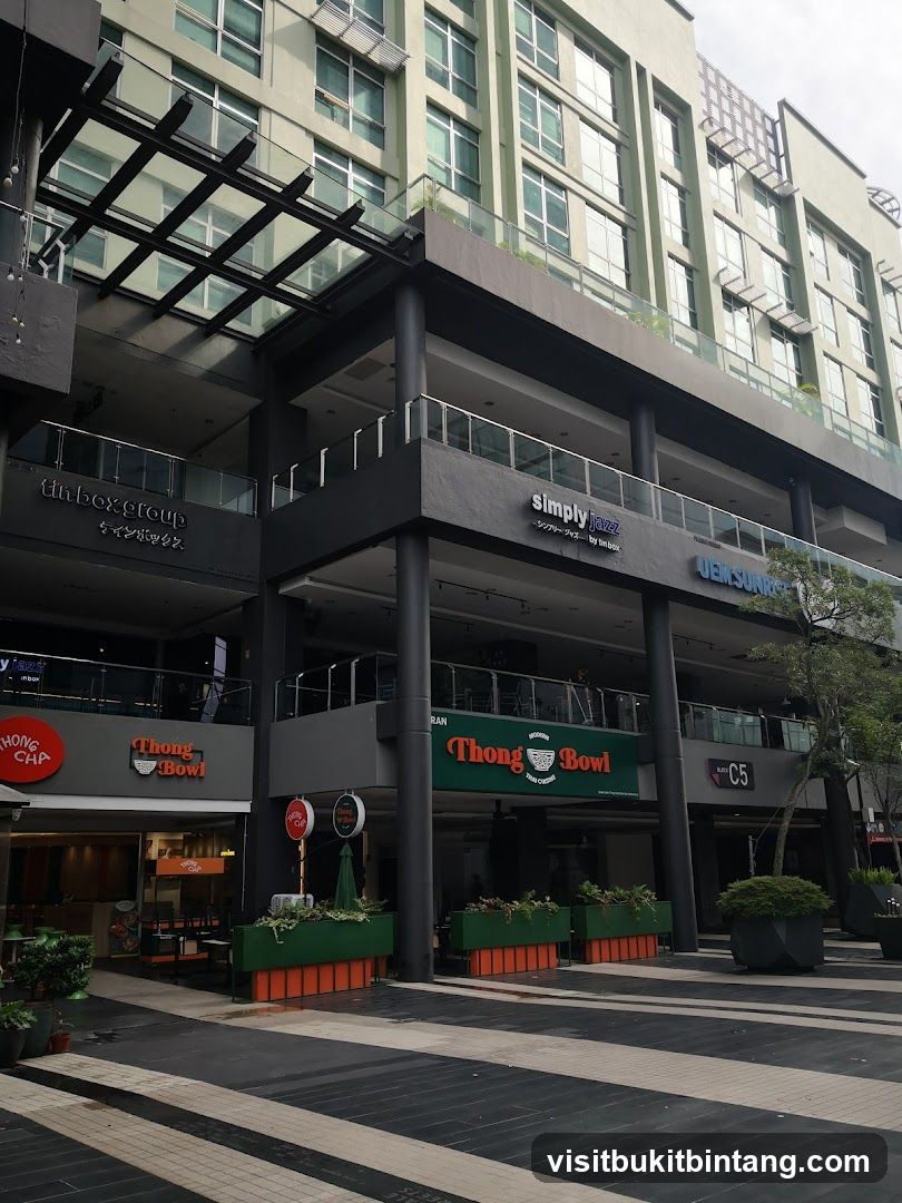 The Bee @ Publika