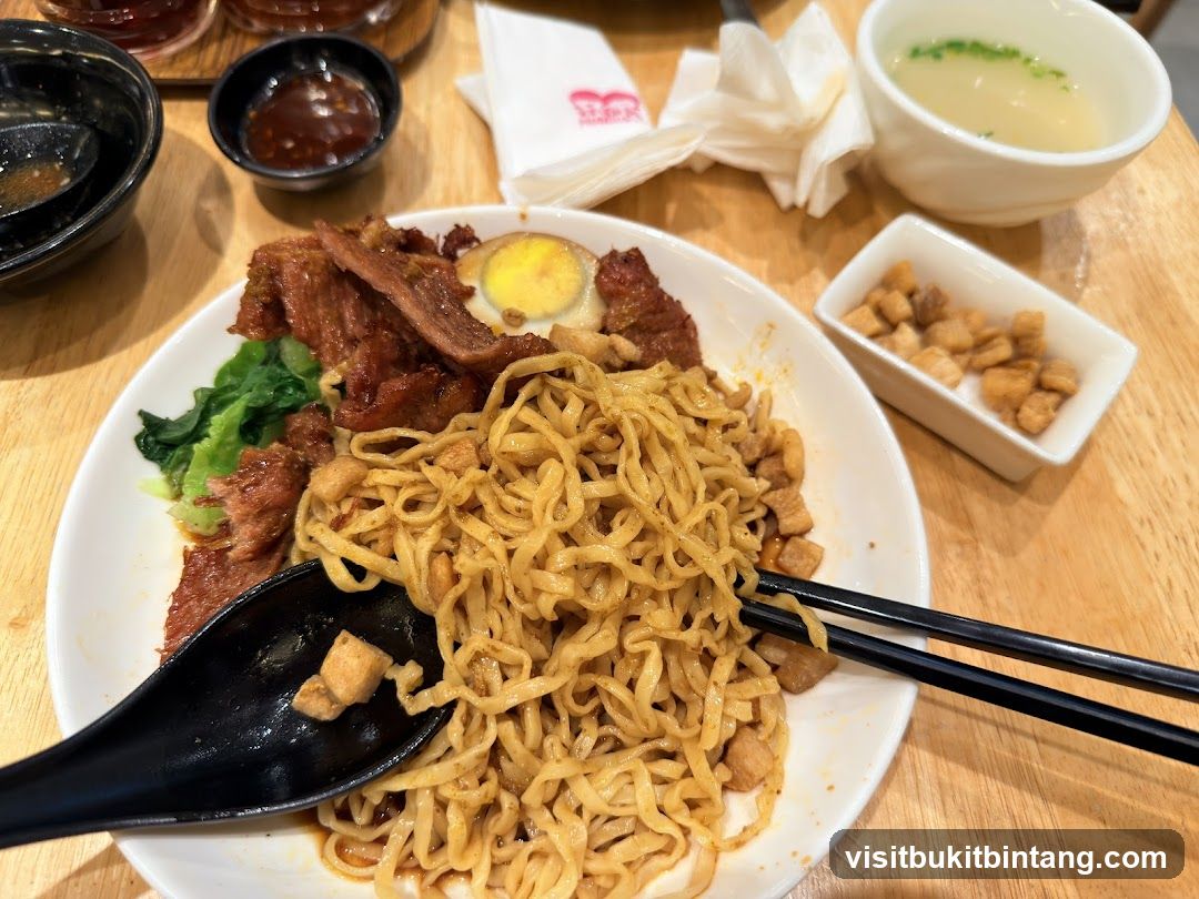 Noodles with Meat and Egg